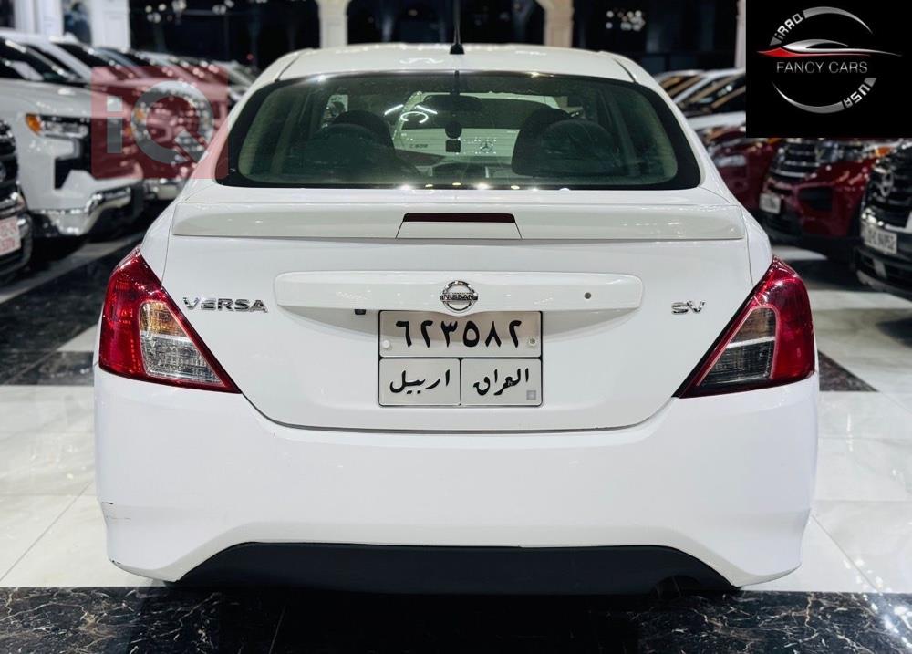 نيسان فيرسا